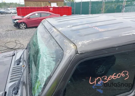 2018 Jeep Wrangler Unlimited Rubicon 4X4 from USA, damaged, VIN 1C4HJXFG6JW203082